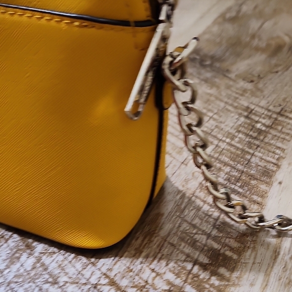 Steve Madden Yellow and Silver Crossbody Bag with Unique Wing Design - Picture 9 of 11